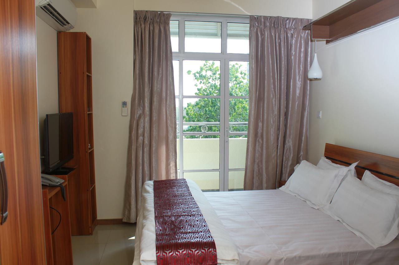 Surfview Raalhugandu Hotel Male Exterior photo