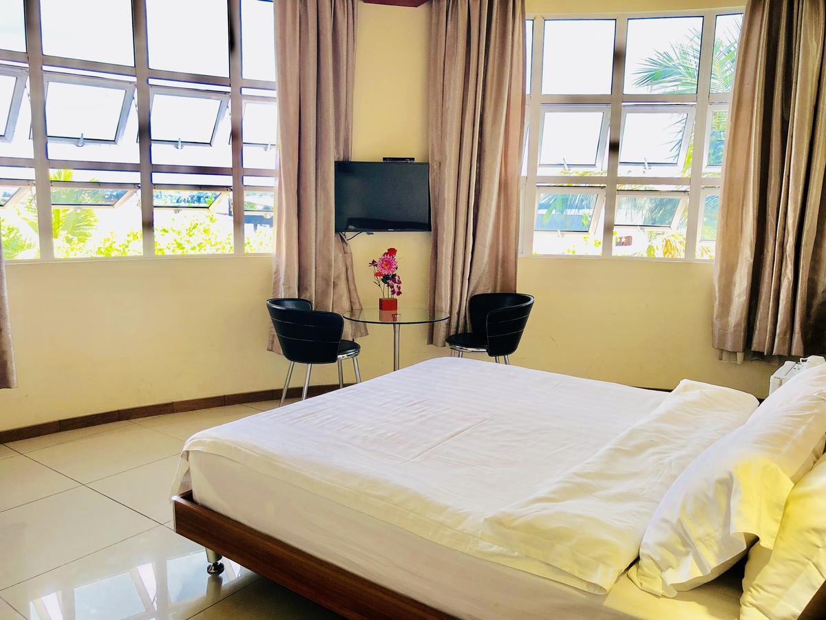 Surfview Raalhugandu Hotel Male Exterior photo