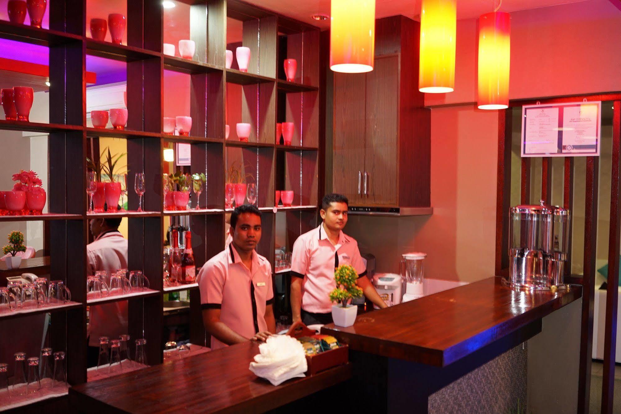 Surfview Raalhugandu Hotel Male Exterior photo